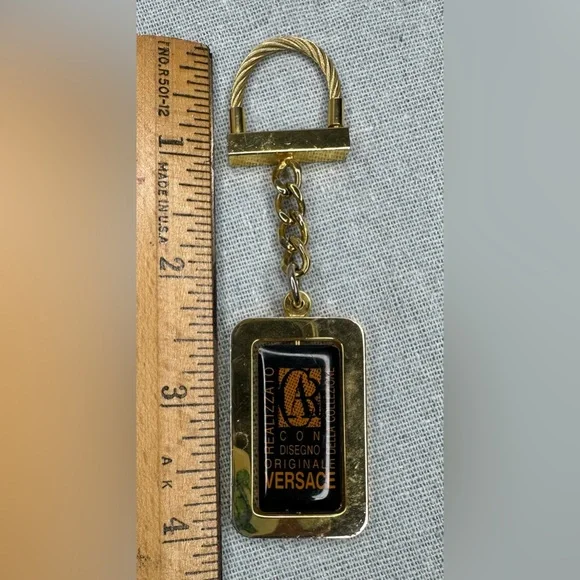 Versace Gold Key Chain, Versace della collezione Metal Keychain - Keyring - Picture 6 of 6